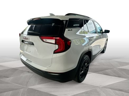 Used 2023 GMC Terrain SLE w/ Driver Convenience Package FWD image 8