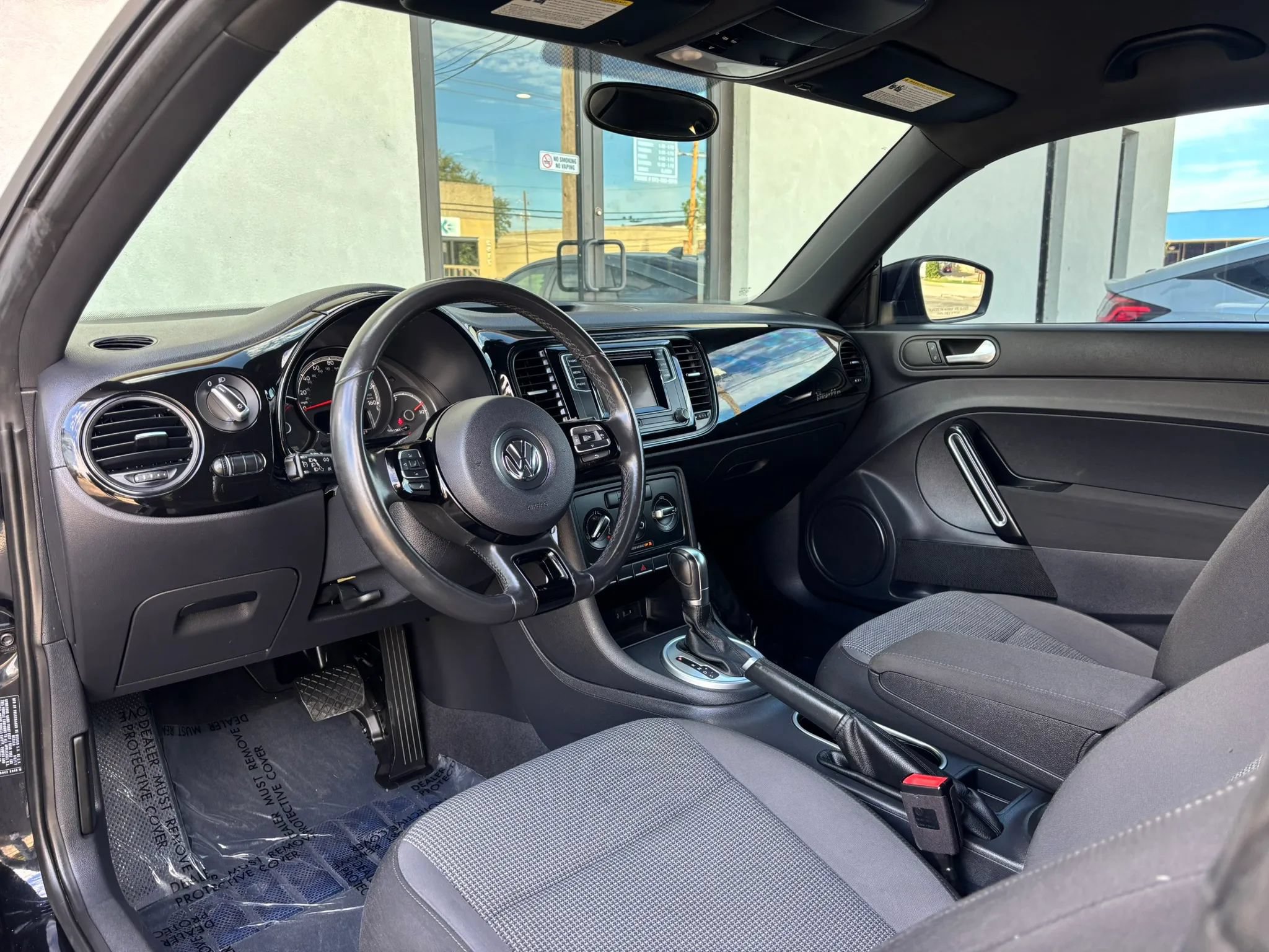 Used 2018 Volkswagen Beetle 2.0T S FWD image 11