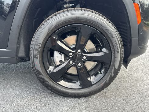 New 2025 Jeep Grand Cherokee L Limited w/ Luxury Tech Group II image 13