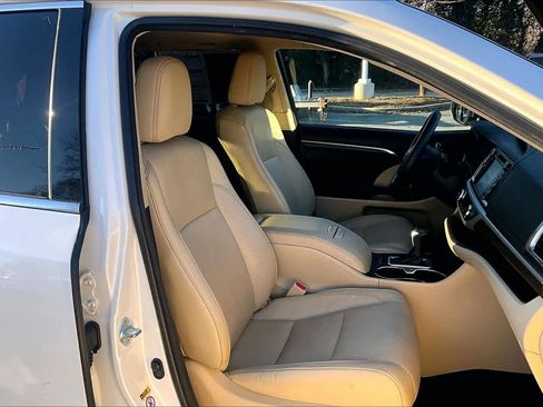 Used 2016 Toyota Highlander Limited image 9
