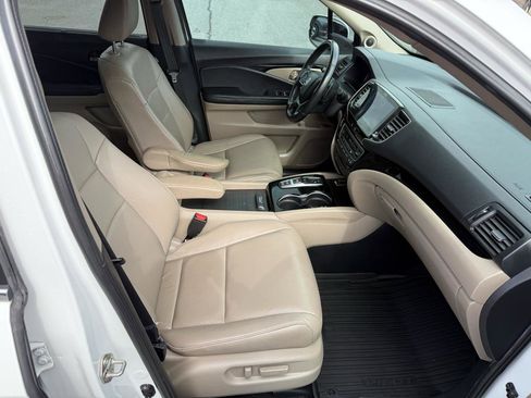 Used 2020 Honda Pilot Touring image 27