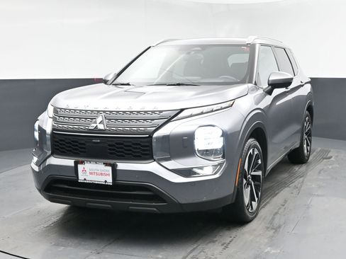 Used 2022 Mitsubishi Outlander SEL image 1