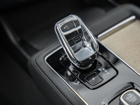 New 2026 Volvo XC90 B6 Plus w/ Protection Package Premier image 24