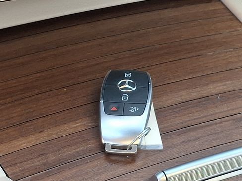 Used 2023 Mercedes-Benz GLS 450 4MATIC image 31