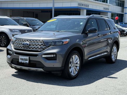 Certified 2023 Ford Explorer Limited w/ Equipment Group 301A AWD/4WD image 5