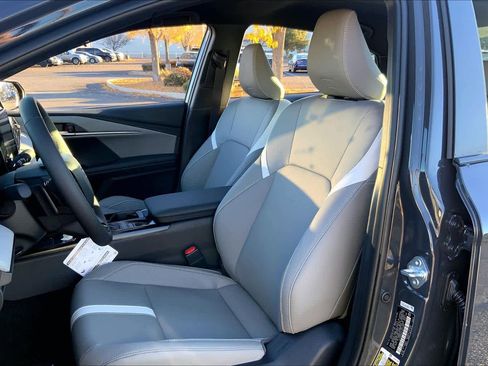 Used 2026 Toyota Camry SE image 8