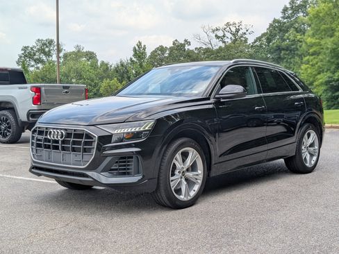 Used 2023 Audi Q8 Premium AWD/4WD image 5