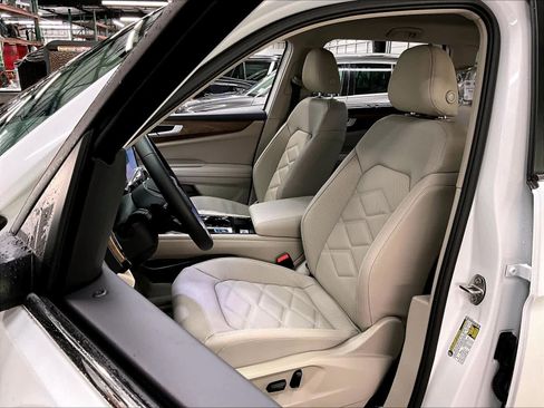 New 2026 Volkswagen Atlas SE image 11