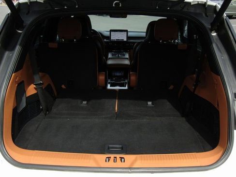Used 2023 Lincoln Aviator Black Label w/ Dynamic Handling Package AWD/4WD image 30