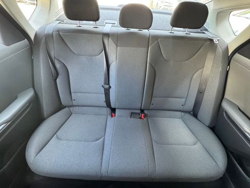 Used 2025 Kia K4 LXS image 38