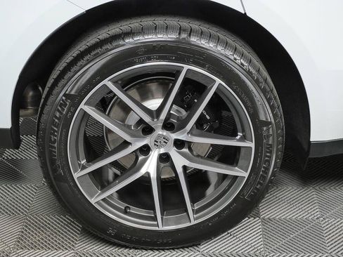 Certified 2026 Porsche Macan Turbo AWD/4WD image 37