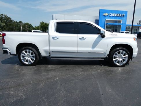 Certified 2023 Chevrolet Silverado 1500 High Country w/ High Country Premium Package AWD/4WD image 4