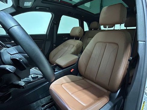 Used 2023 Audi Q5 2.0T Premium w/ Convenience Package AWD/4WD image 24