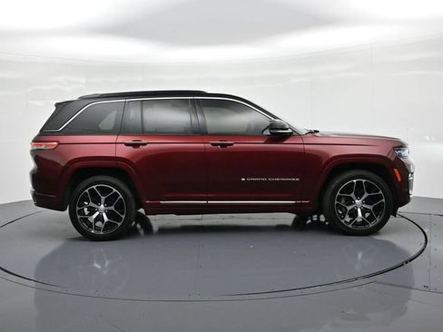 Used 2025 Jeep Grand Cherokee Summit AWD/4WD image 5