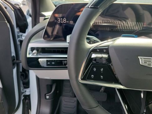 New 2026 Cadillac Lyriq Luxury AWD/4WD image 10