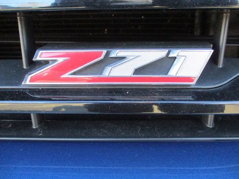 Used 2018 Chevrolet Silverado 1500 LT w/ All Star Edition image 10