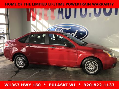 Used 2010 Ford Focus SE image 1