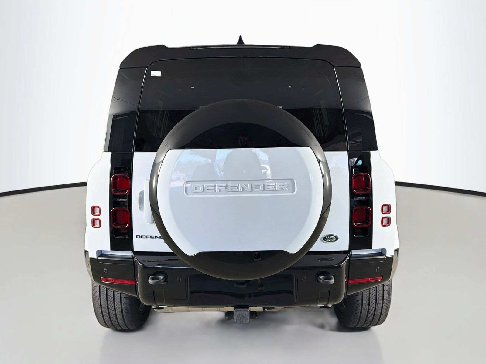 Used 2023 Land Rover Defender 110 X-Dynamic SE AWD/4WD image 6
