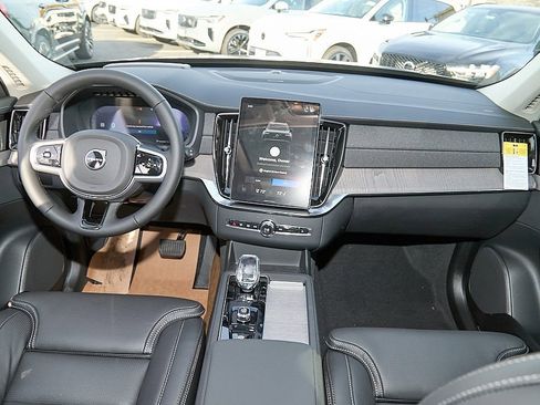 New 2026 Volvo XC90 B6 Ultra w/ Protection Package image 25
