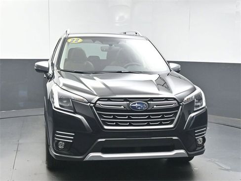 Used 2022 Subaru Forester Touring image 3