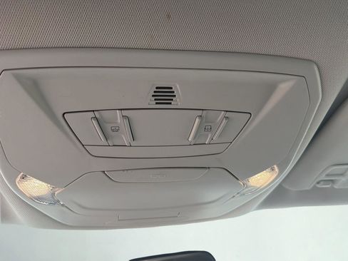 Used 2018 Ford Escape SE w/ SE Sport Appearance Package image 17