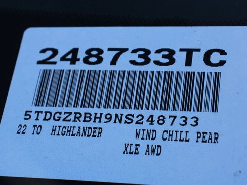 Certified 2022 Toyota Highlander XLE image 32