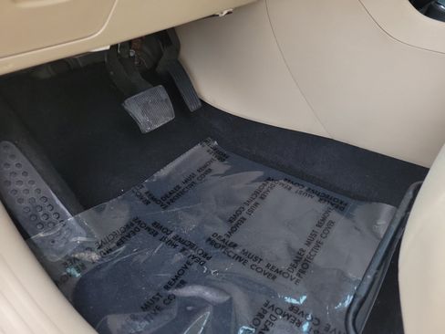 Used 2019 Jeep Cherokee Latitude w/ Popular Appearance Group AWD/4WD image 16