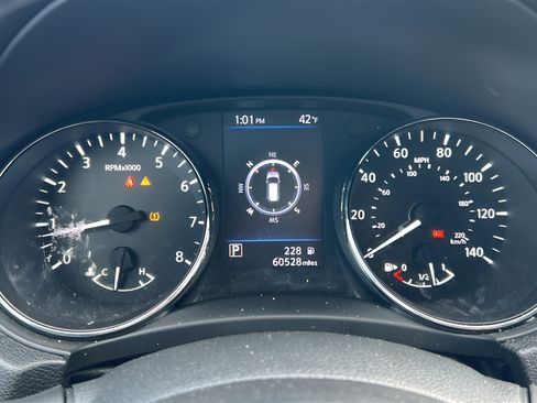 Used 2020 Nissan Rogue SL AWD/4WD image 16