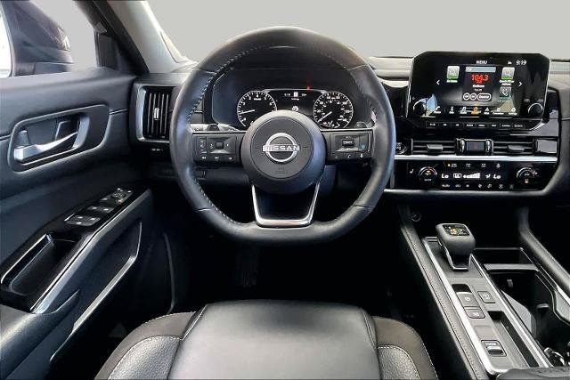 Certified 2023 Nissan Pathfinder SL w/ SL Premium Package FWD image 6