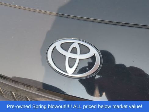 Used 2025 Toyota Camry SE FWD image 9