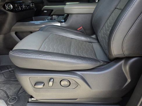 Used 2025 Chevrolet Silverado 2500 ZR2 w/ Technology Package image 7