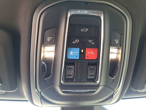 New 2025 Jeep Grand Cherokee L Altitude image 12