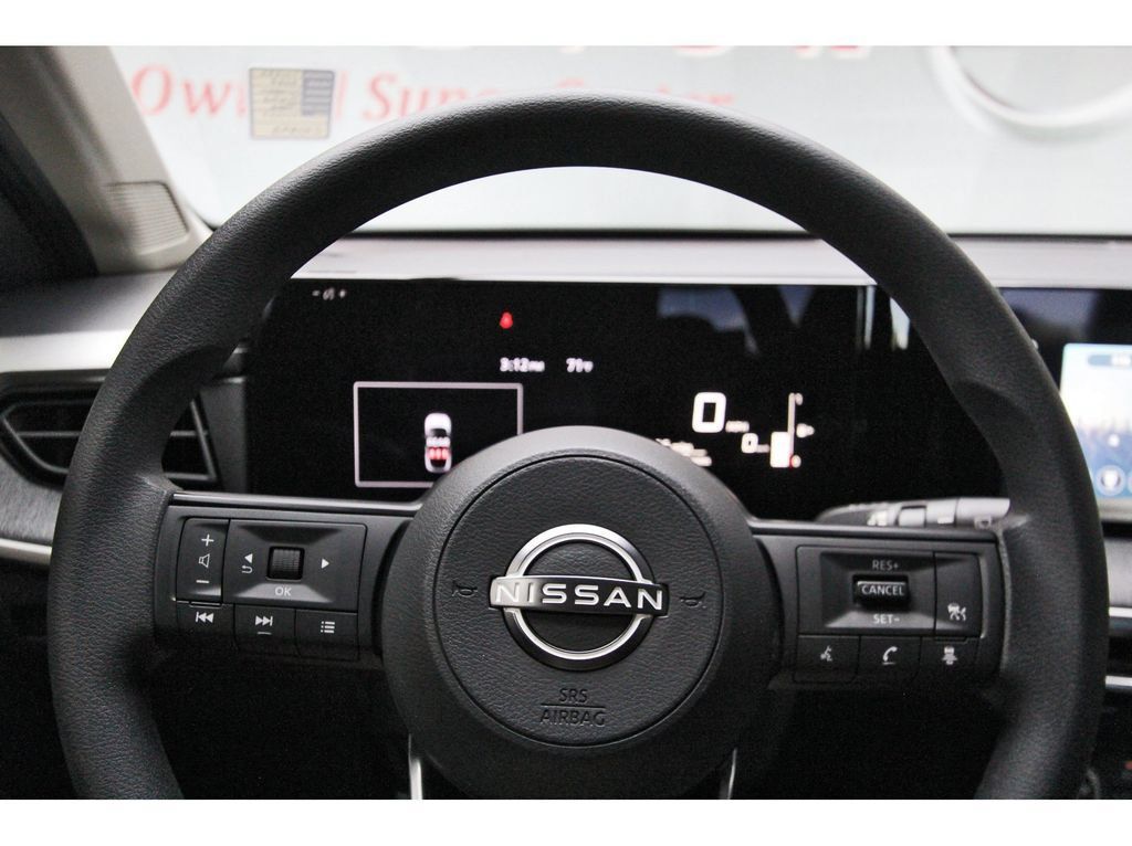 Used 2025 Nissan Kicks SV FWD image 13