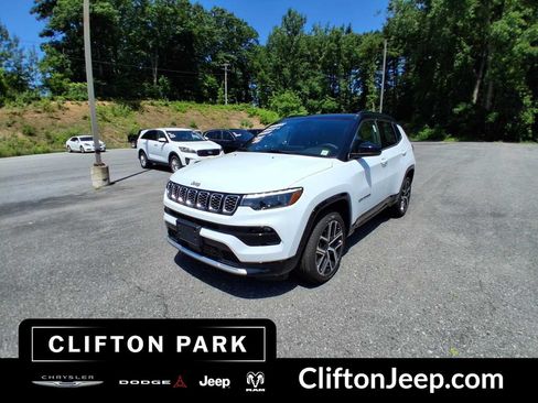 Certified 2025 Jeep Compass Limited w/ Elite Group AWD/4WD image 7