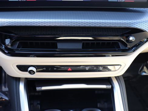 Used 2025 BMW 440i xDrive w/ Premium Package image 25