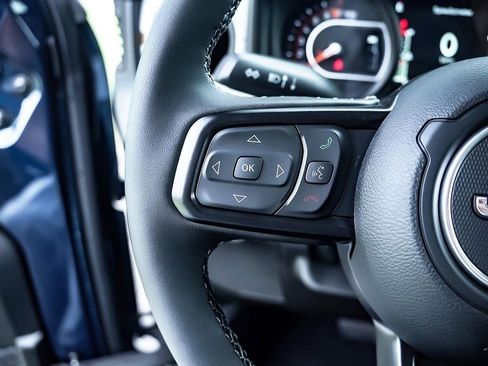 New 2025 Jeep Gladiator Sport image 16