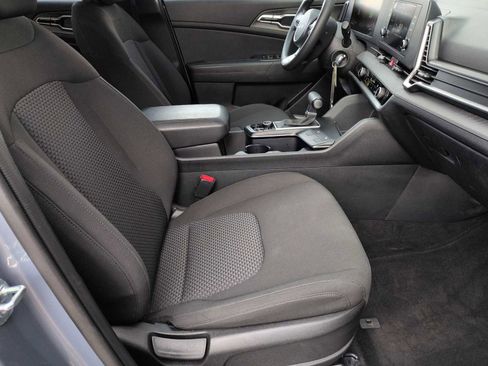 Used 2025 Kia Sportage LX image 20