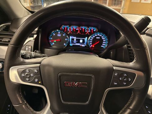 Used 2018 GMC Yukon SLT w/ Open Road Package image 17