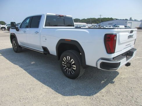 New 2026 GMC Sierra 3500 Denali Ultimate AWD/4WD image 7