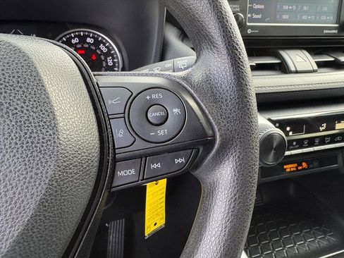 Used 2021 Toyota RAV4 LE image 25