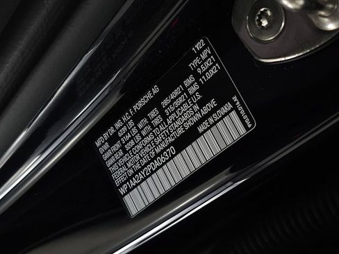 Used 2023 Porsche Cayenne Platinum Edition AWD/4WD image 37