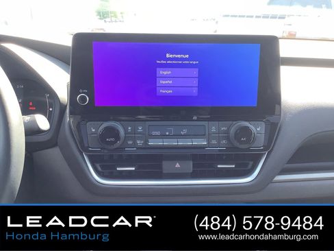 Used 2025 Toyota Grand Highlander AWD image 17