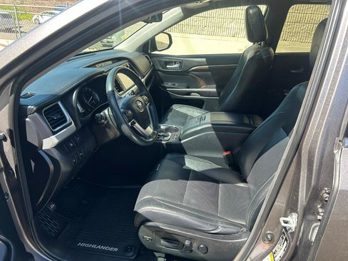 Used 2016 Toyota Highlander Limited AWD/4WD image 9