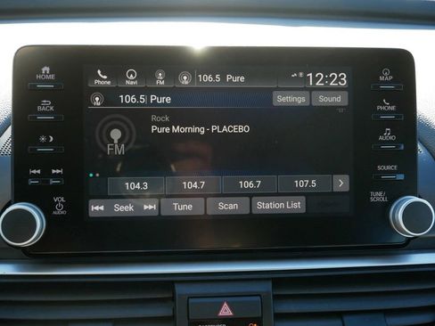 Used 2018 Honda Accord Touring image 24