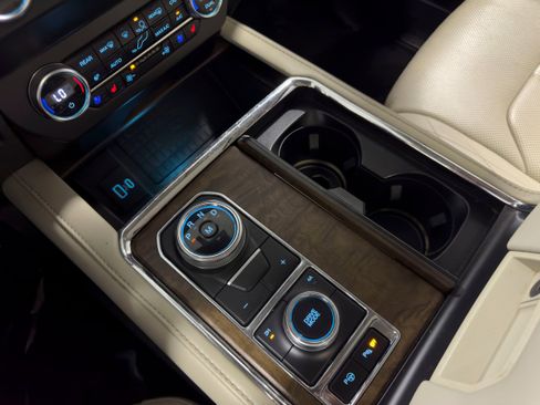 Used 2020 Ford Expedition Platinum image 10