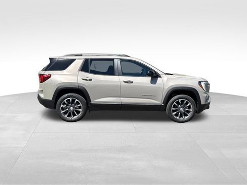 New 2027 GMC Terrain Elevation w/ Elevation Premium Package FWD image 2