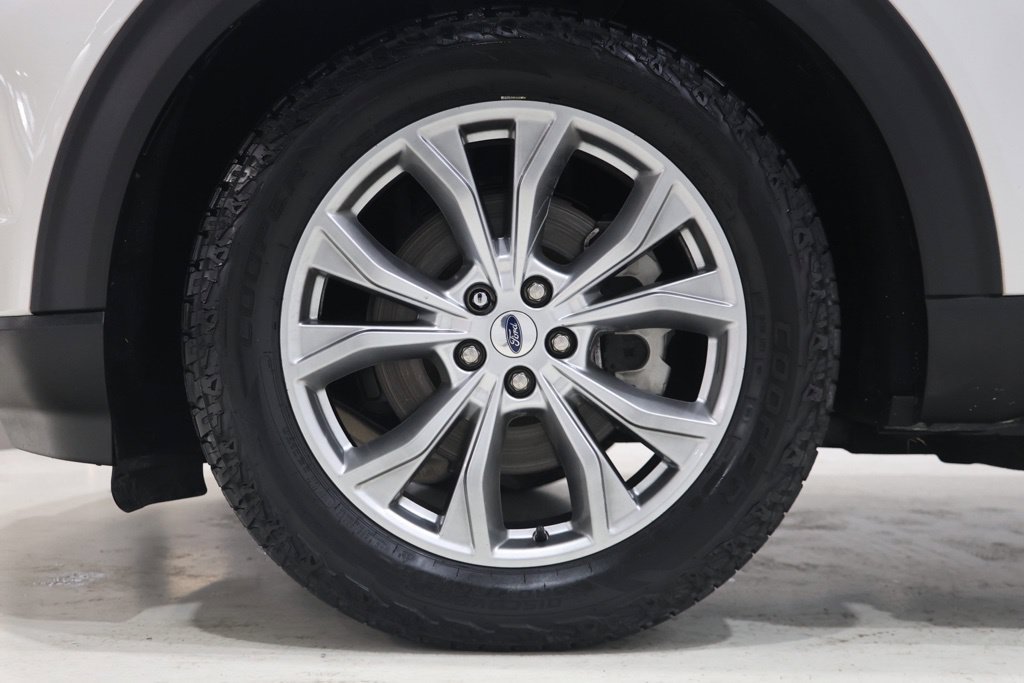 Used 2020 Ford Explorer Limited w/ Class III Trailer Tow Package RWD image 9