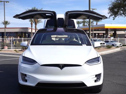 Used 2020 Tesla Model X Long Range image 7