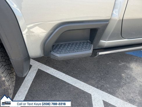 Used 2025 GMC Sierra 2500 Denali image 9