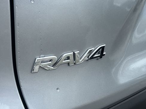 Used 2023 Toyota RAV4 LE AWD/4WD image 11